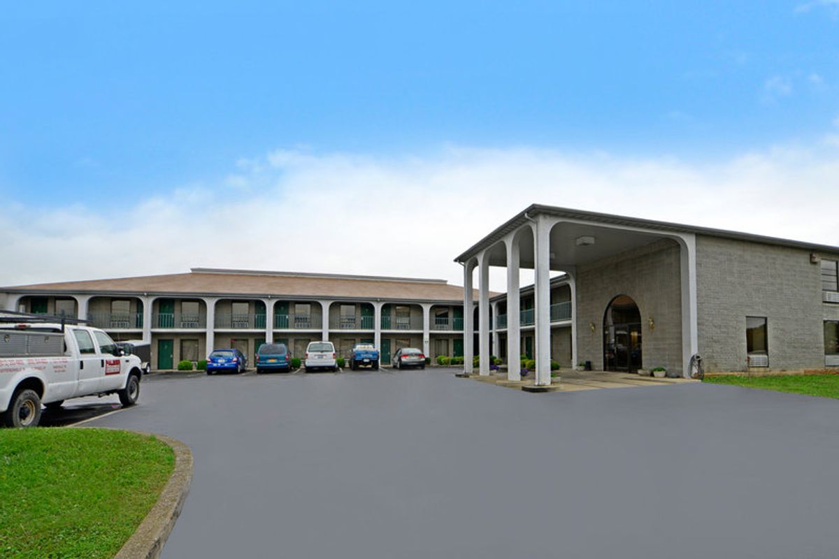 Image of Americas Best Value Inn Somerset