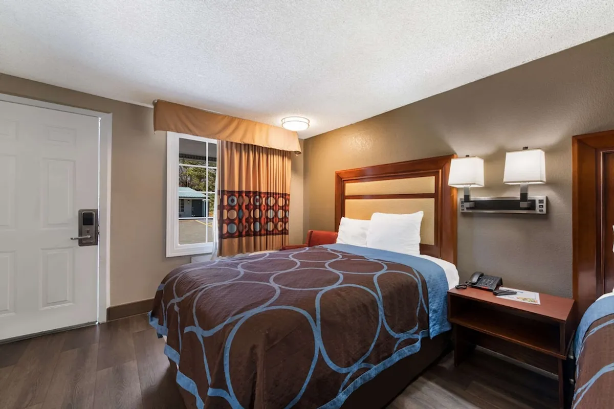 Image of Super 8 Charlotte Airport North