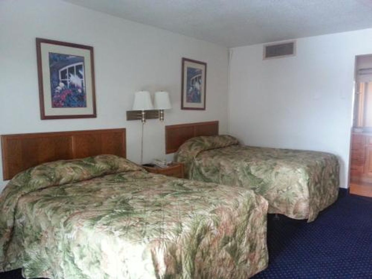 Image of Americas Best Inns-Clarksville