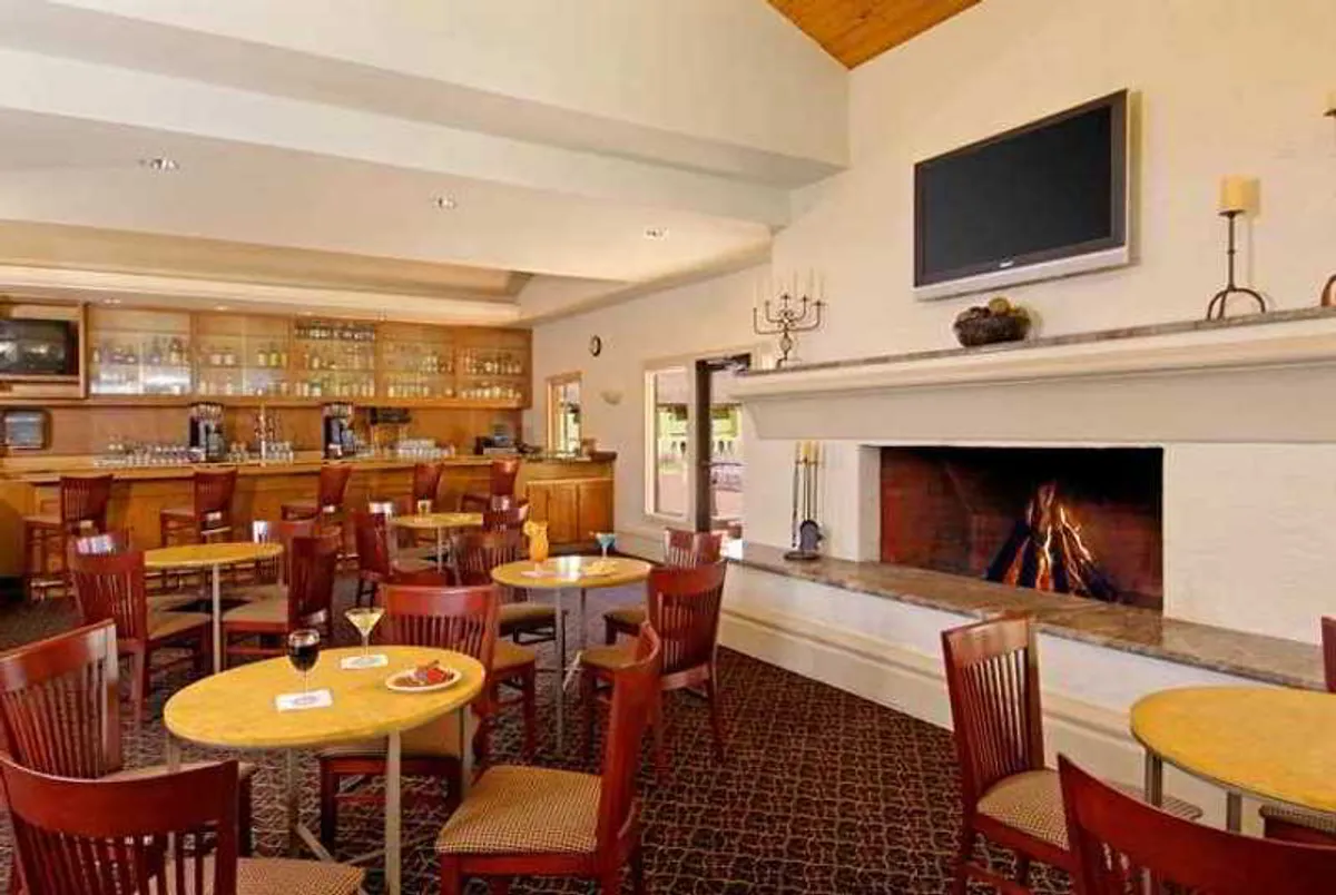 Image of Embassy Suites Phoenix North