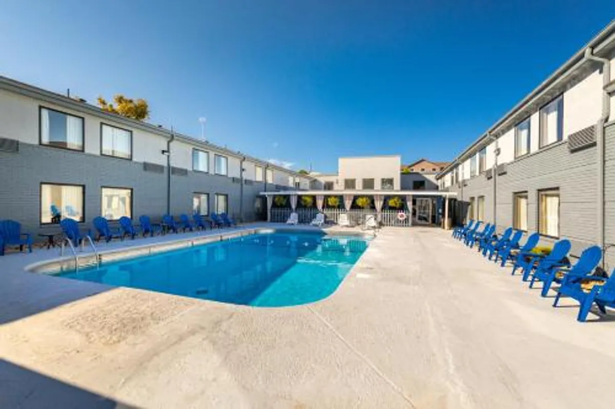 Image of Days Inn & Suites by Wyndham Branson