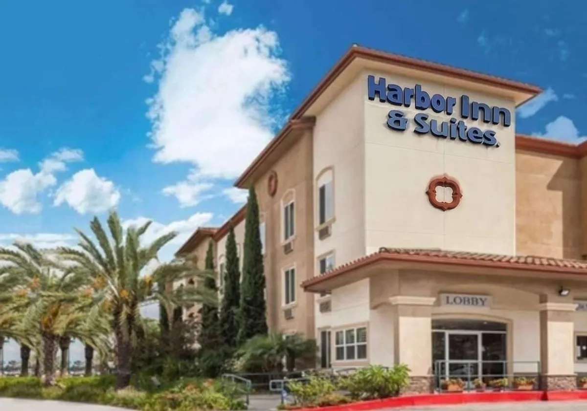 Image of Days Inn & Suites by Wyndham Anaheim Resort