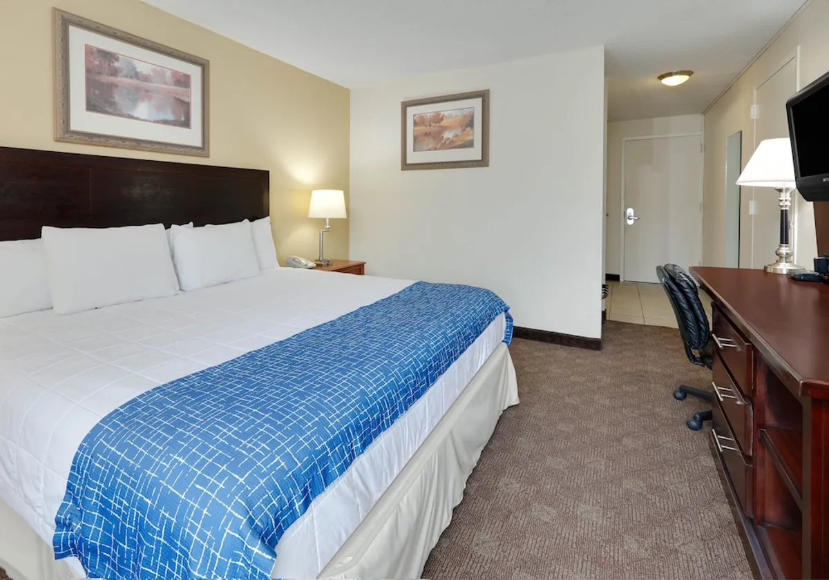 Image of Travelodge By Wyndham Texarkana