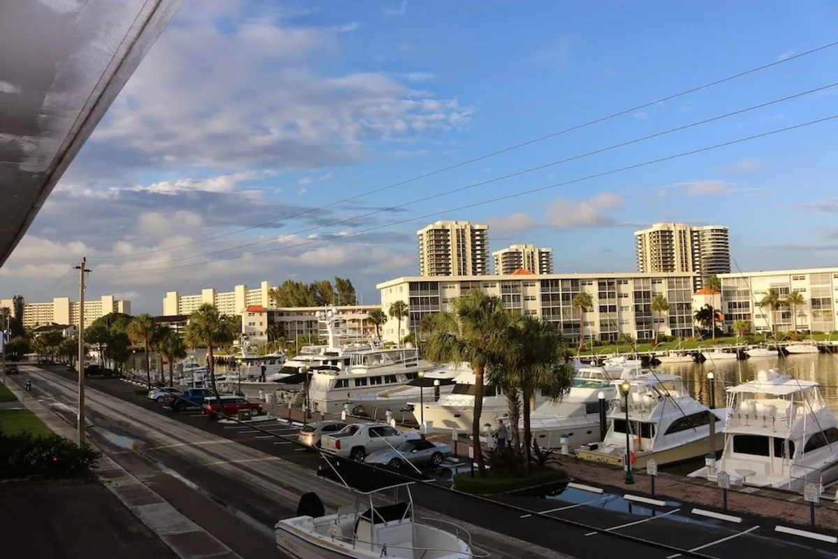Image of Camelot Waterfront Inn