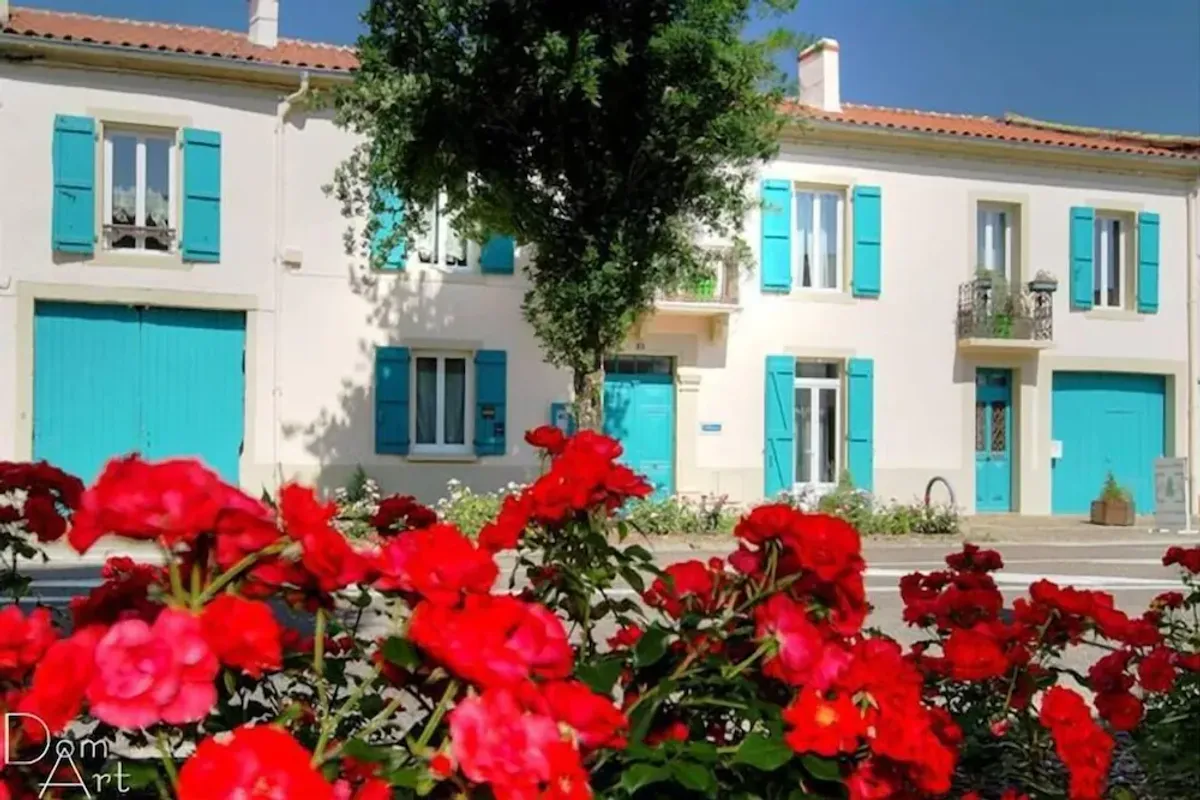 Image of La Cour Des Saligues