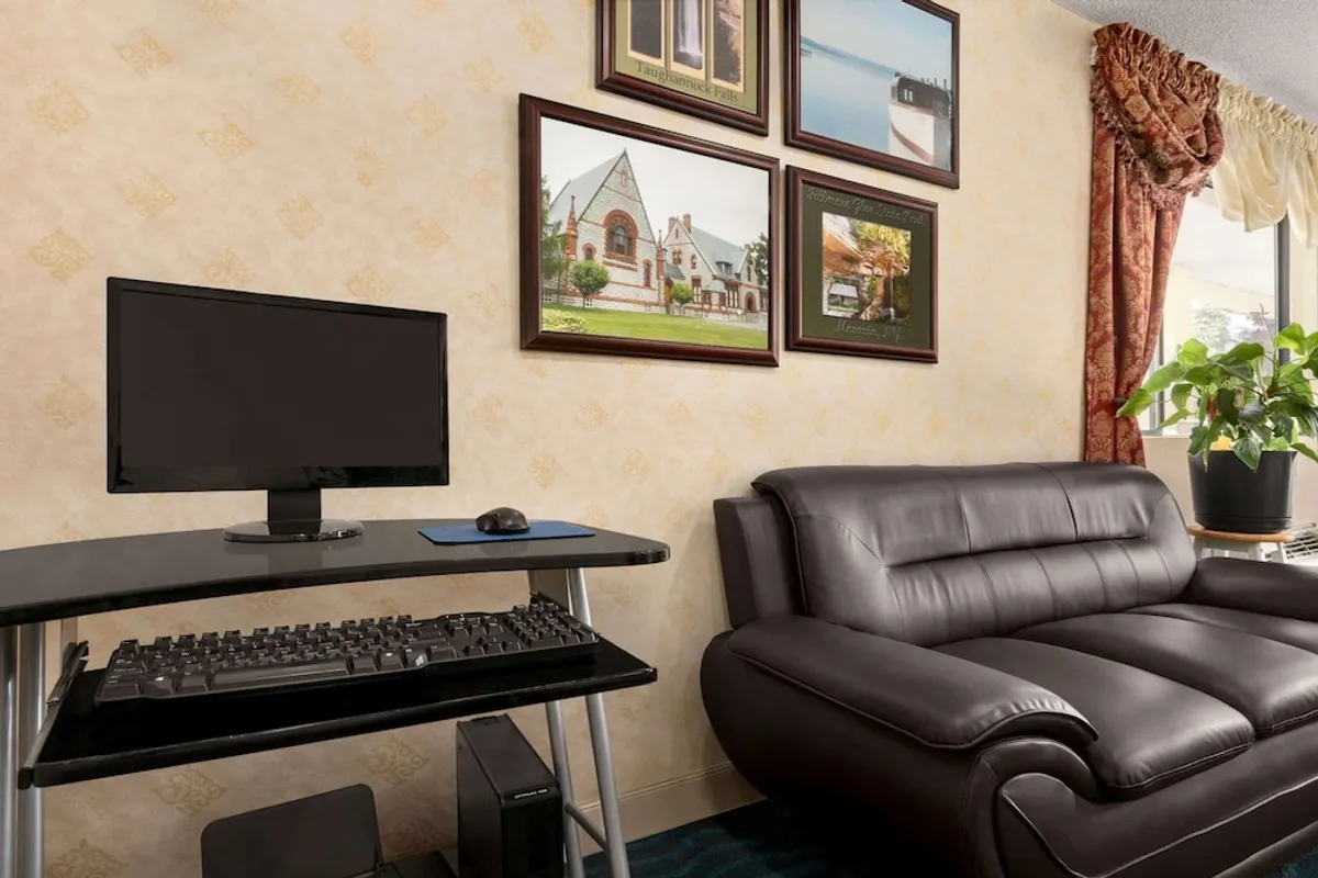 Image of Days Inn by Wyndham Auburn/Finger Lakes Region