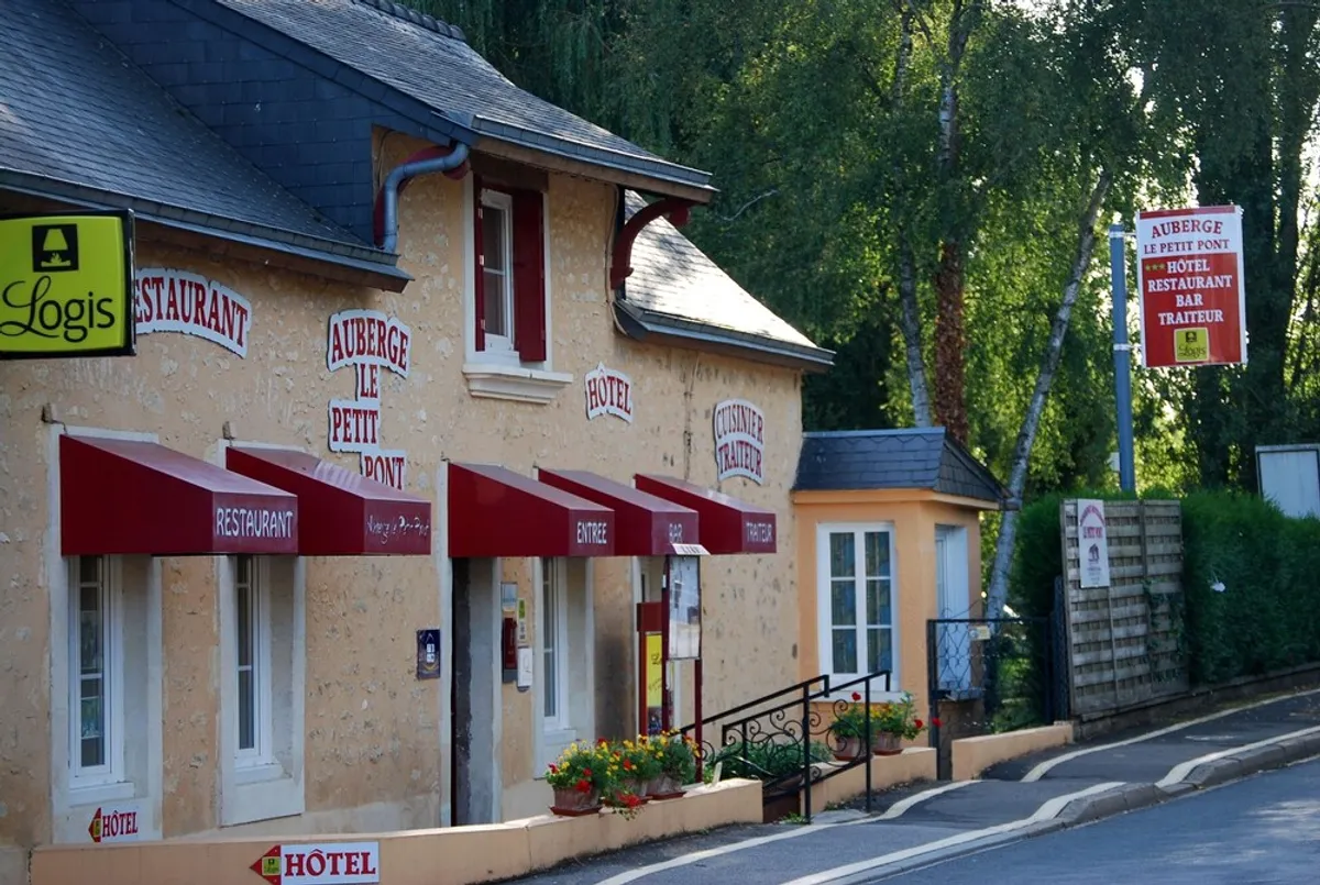 Image of Logis Auberge le petit pont