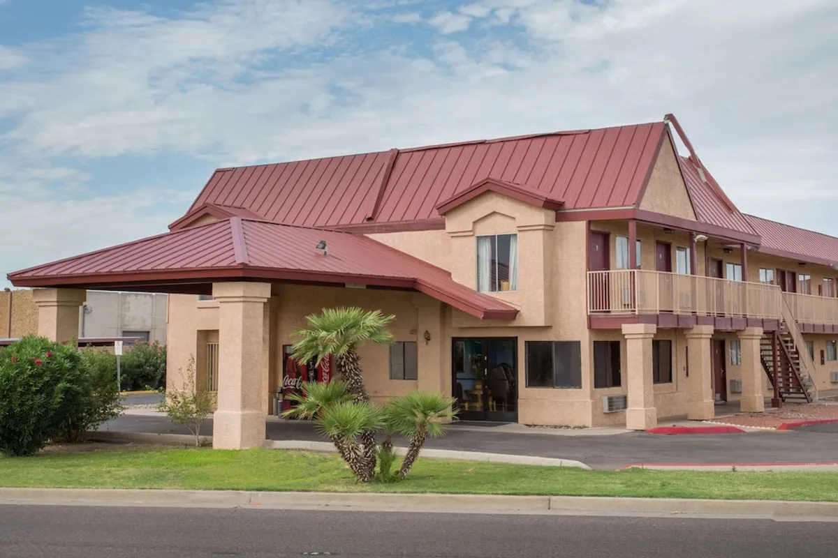 Image of Knights Inn Phoenix at N Black Canyon Hwy
