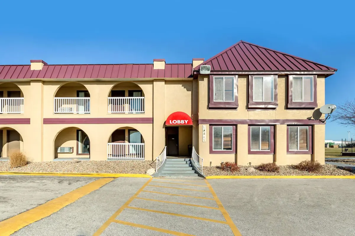 Image of Econo Lodge Urbandale - Northwest Des Moines