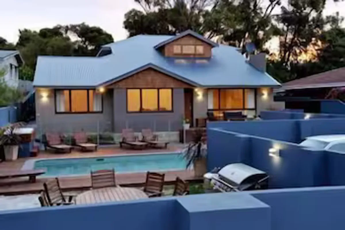 Image of Waikiki Beach Bed & Breakfast-Rockingham
