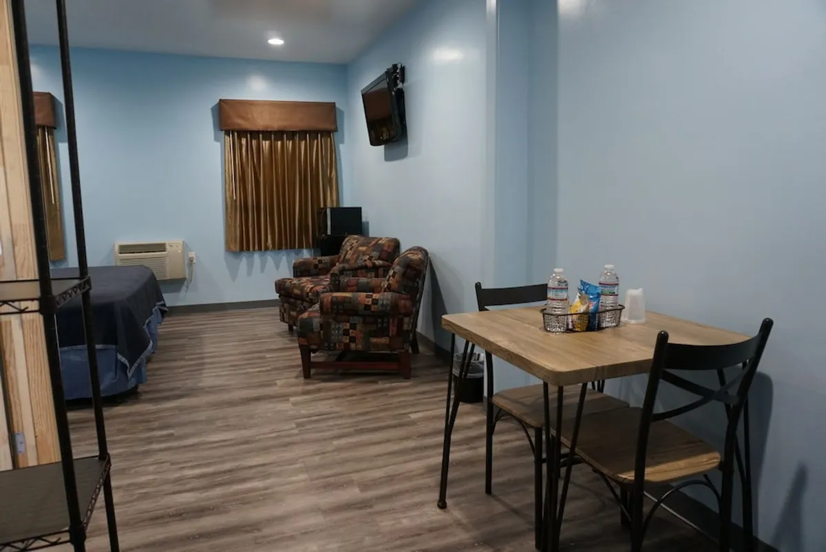 Image of 24 Hours Motel