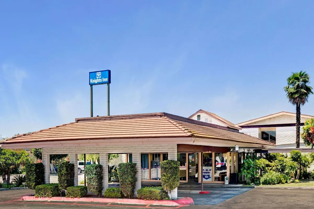 Image of Knights Inn Claremont