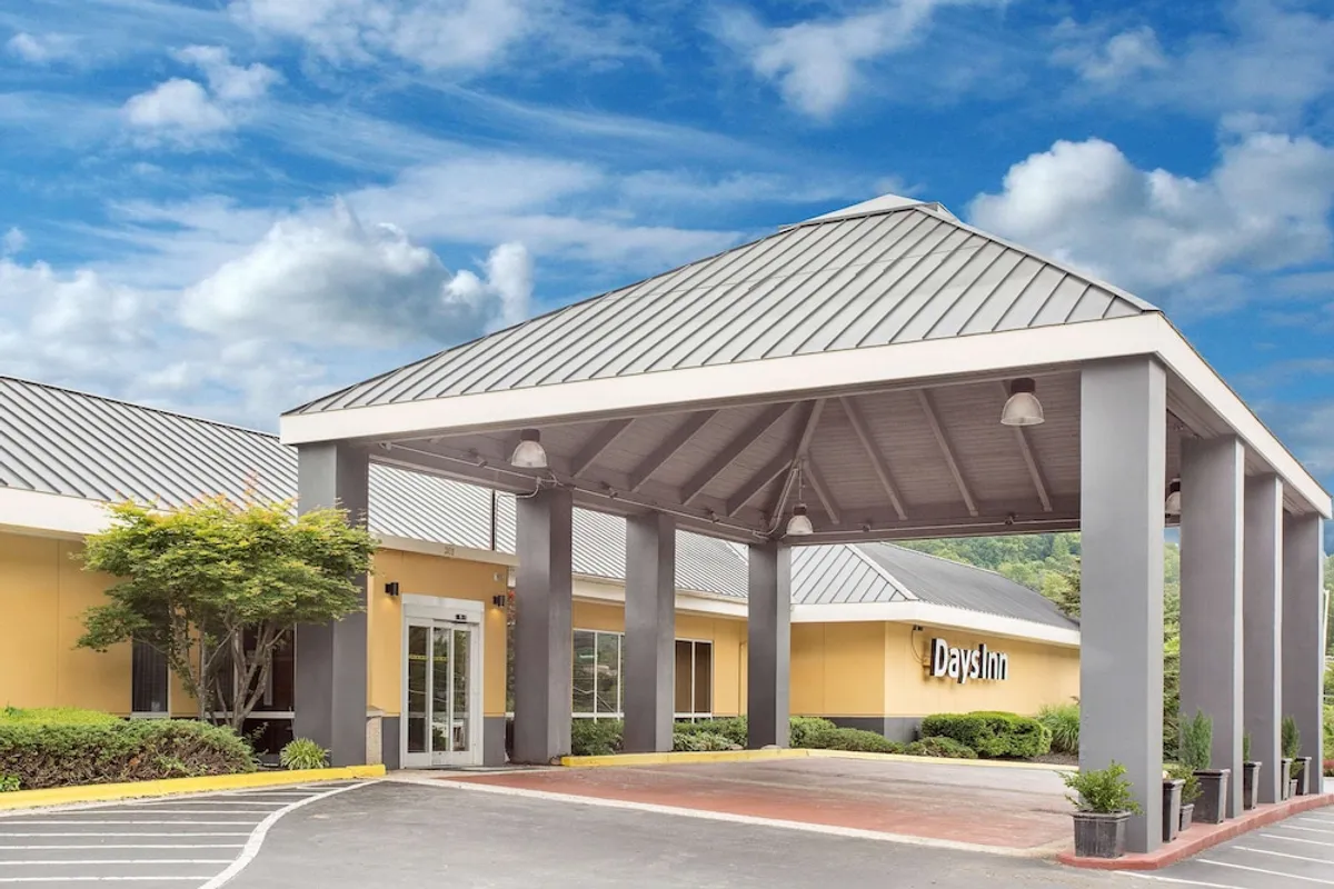 Image of Days Inn by Wyndham Asheville/Mall