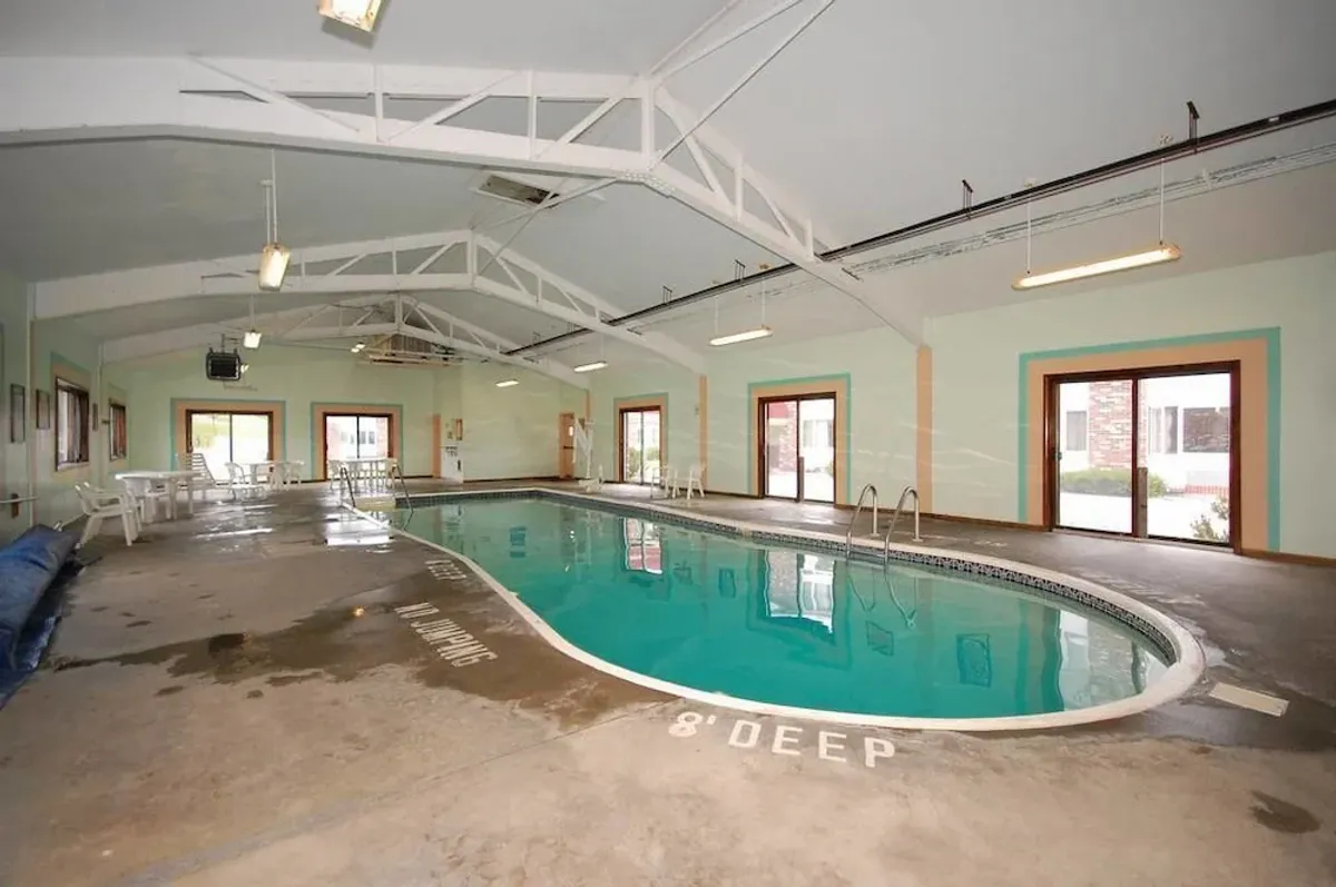 Image of hilltop inn
