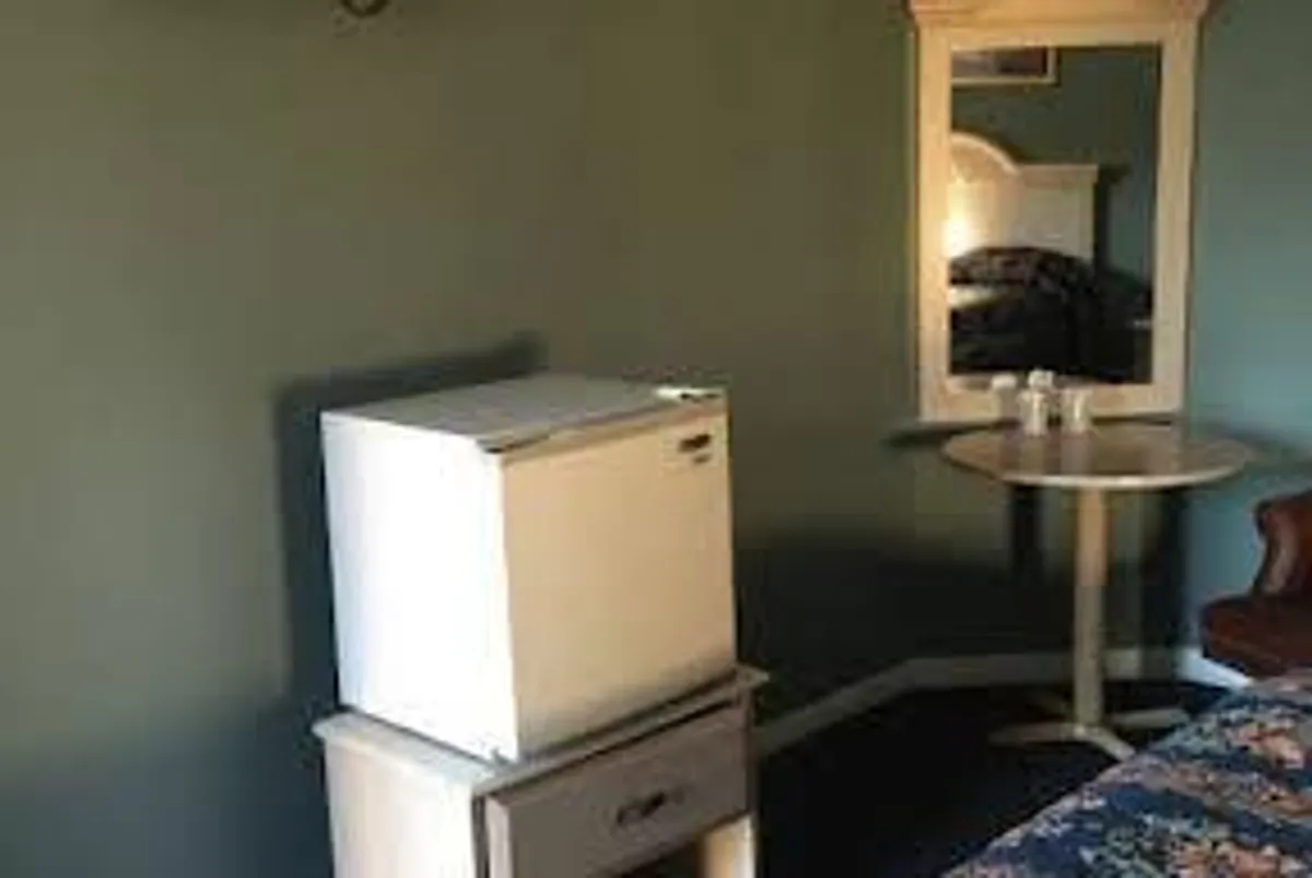 Image of Deluxe Inn