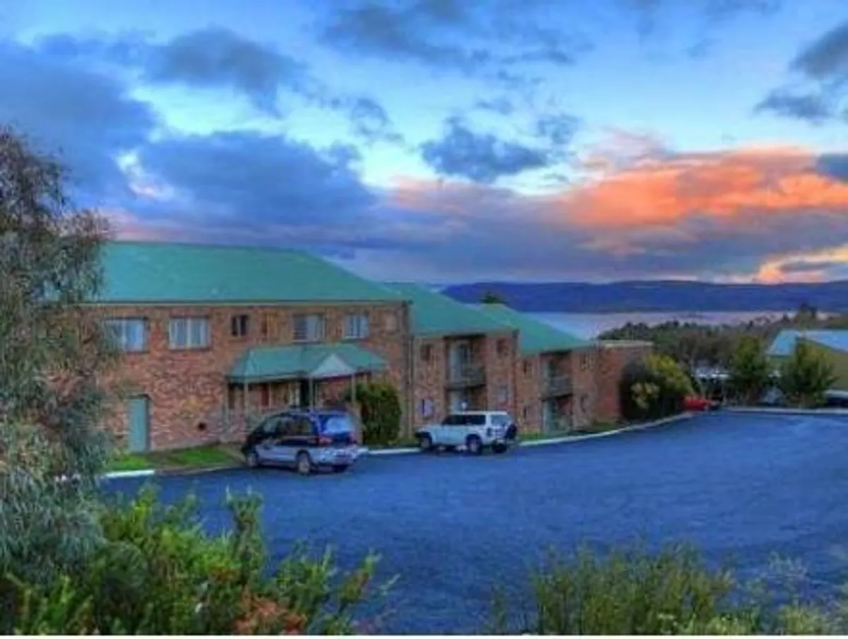 Image of Acacia Snowy Motel