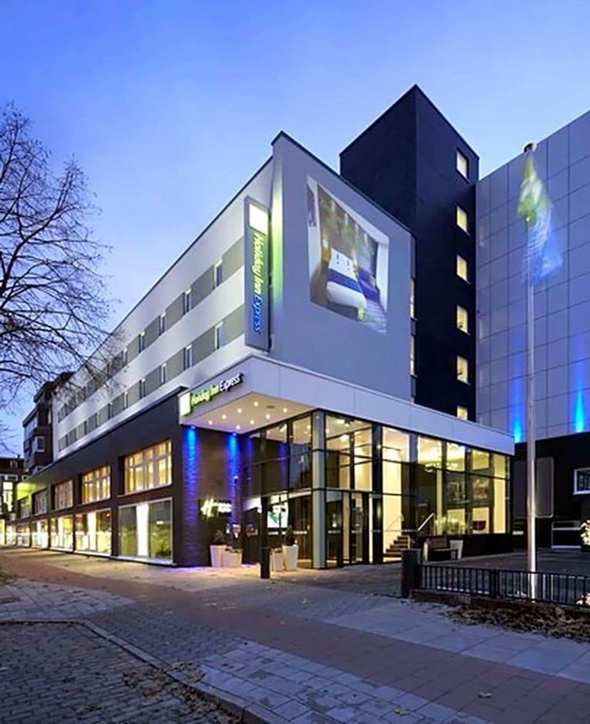 Image of Holiday Inn Express HAMBURG CITY CENTRE