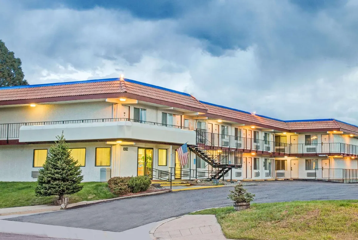 Image of Knights Inn - Aurora, CO