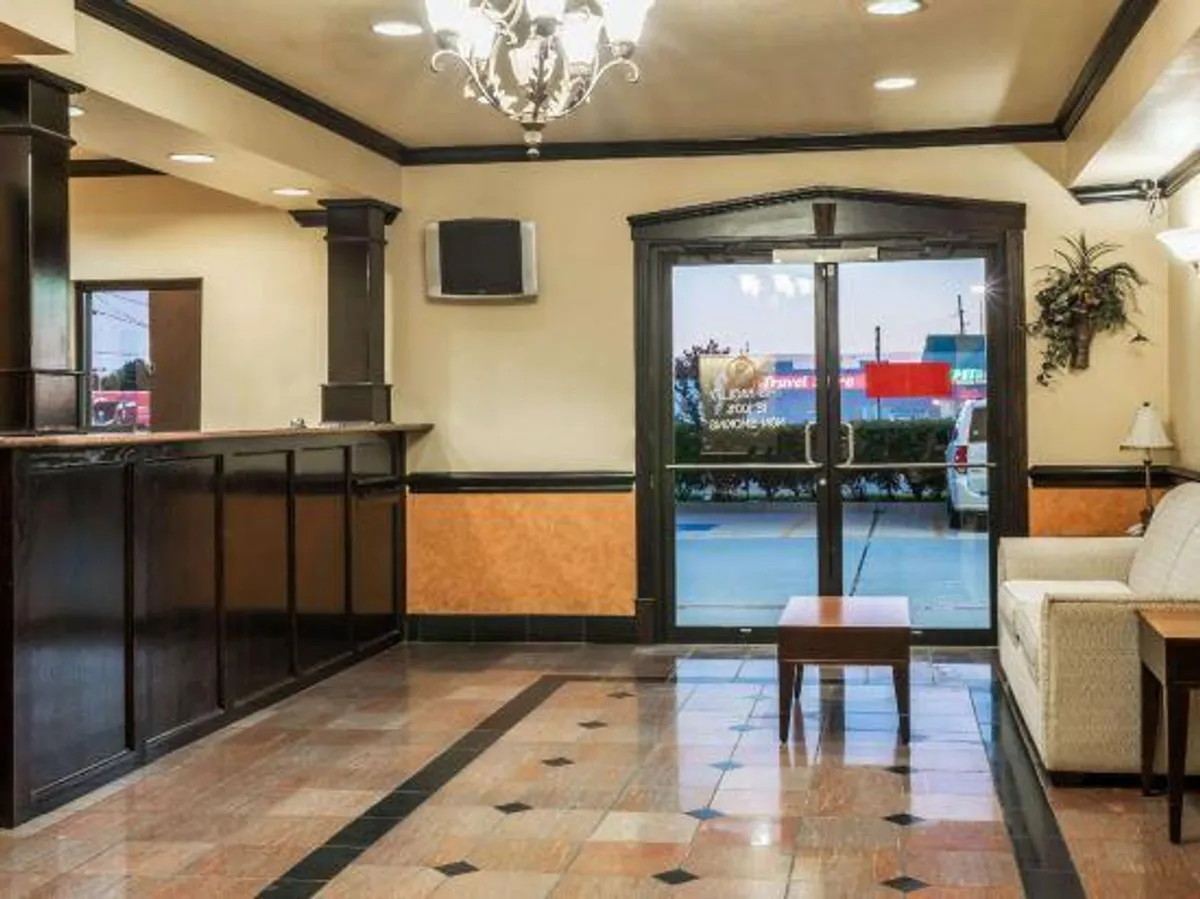 Image of Super 8 by Wyndham Beaumont South I-10 & Walden Rd