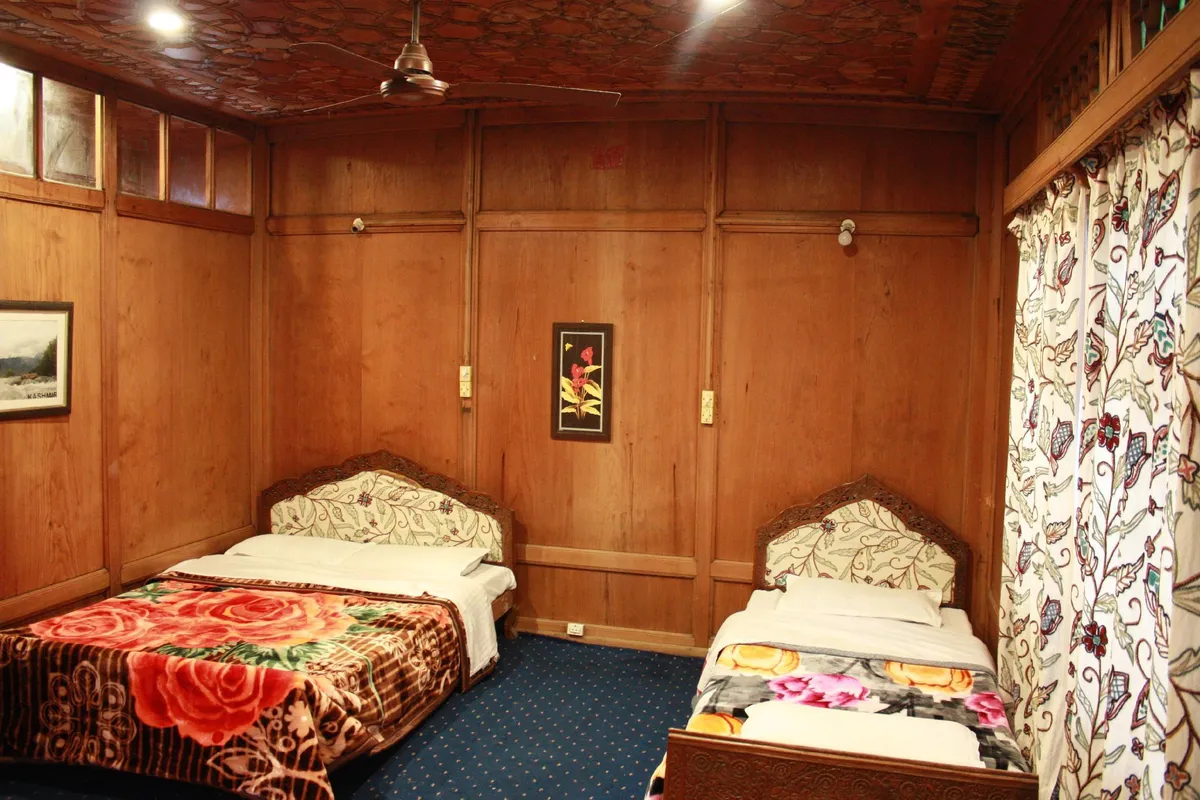 Image of Mughal Suit Houseboat