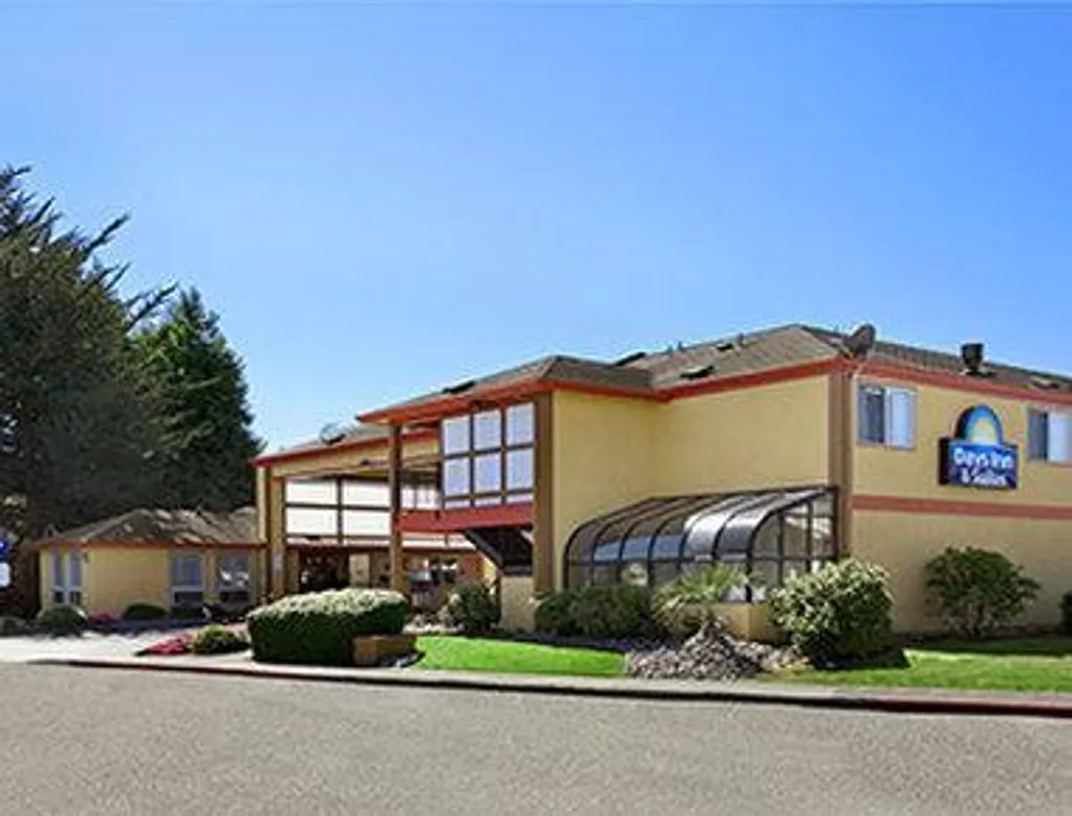 Image of Days Inn & Suites by Wyndham Arcata
