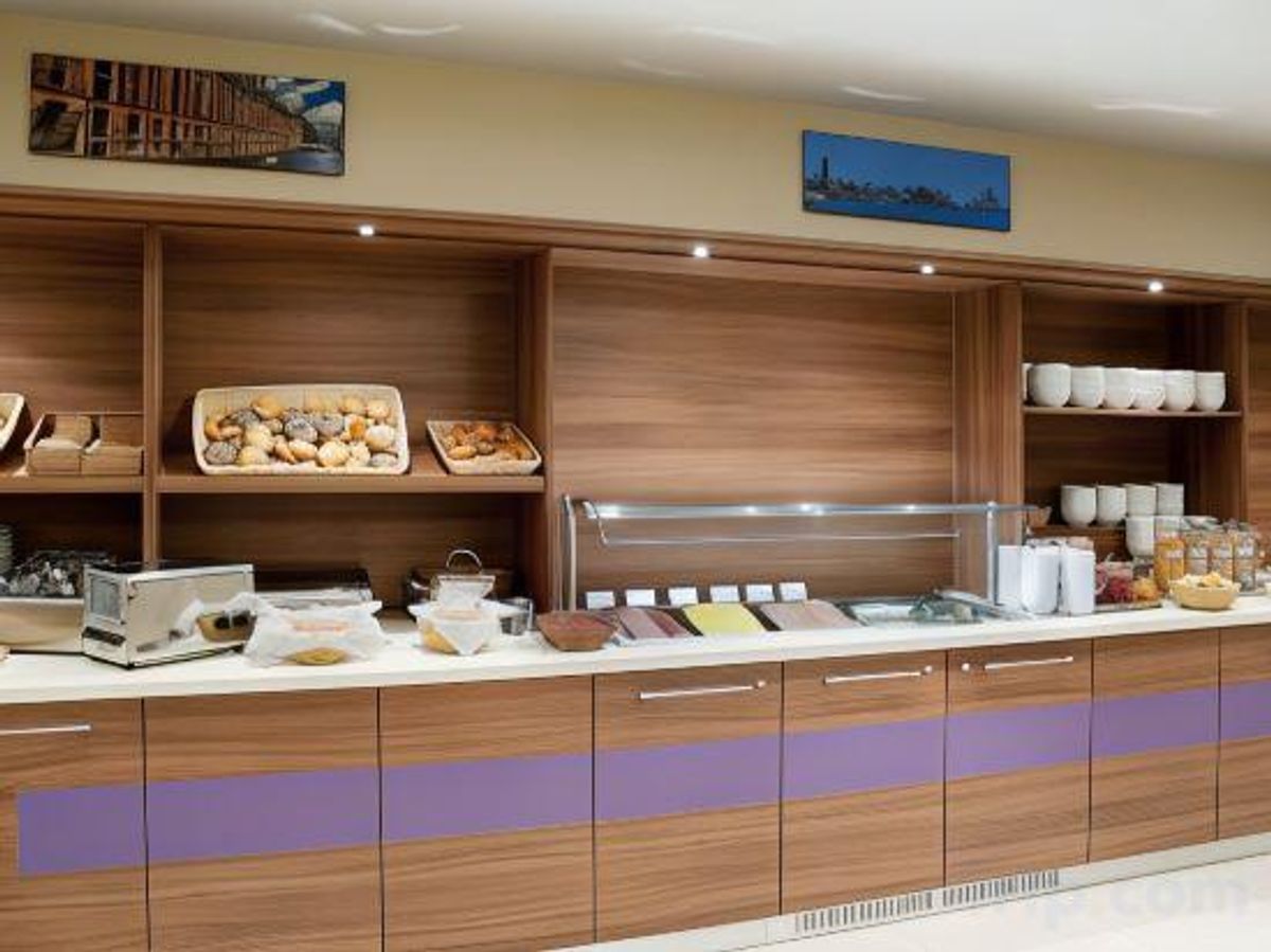 Image of Premier Inn Hamburg City Alster