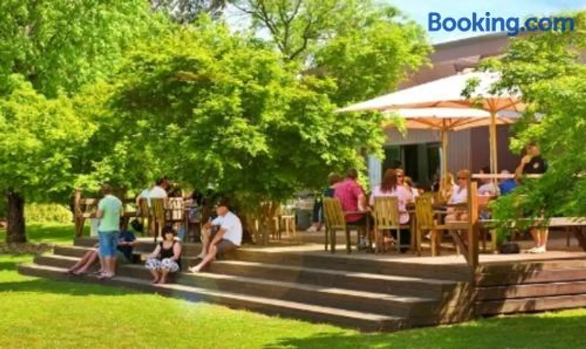 Image of Buffalo Motel and Country Retreat