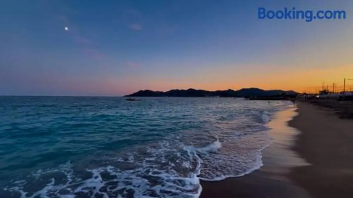 Image of Cannes Beach Residence vue mer et pisicne