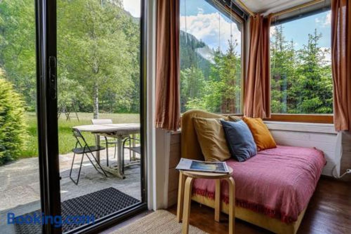 Image of chalet l'ilet ensoleillé /Sunny Island Chalet