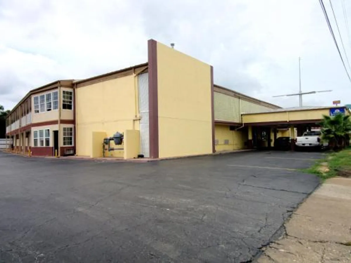 Image of Budget Host Inn