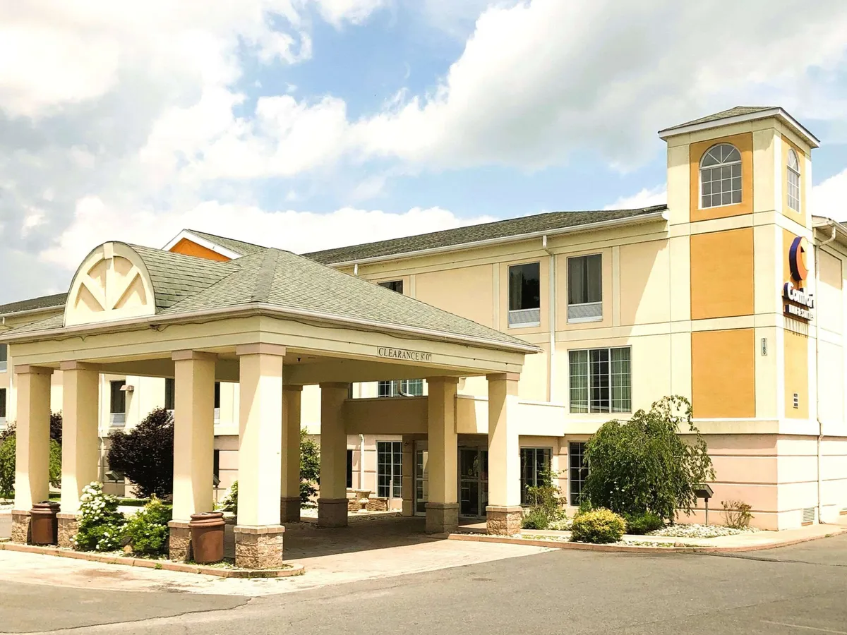 Image of Comfort Inn & Suites Mount Pocono