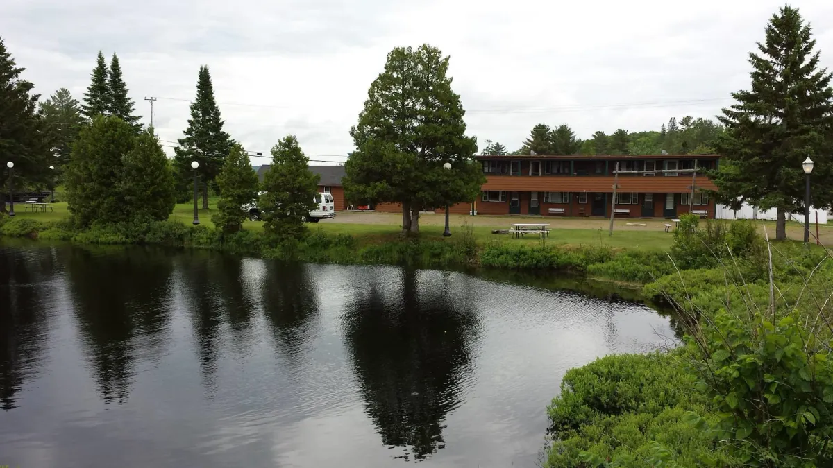 Image of Bear Paw Inn