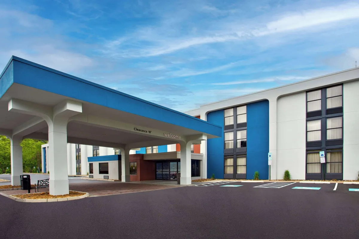 Image of Hampton Inn State College