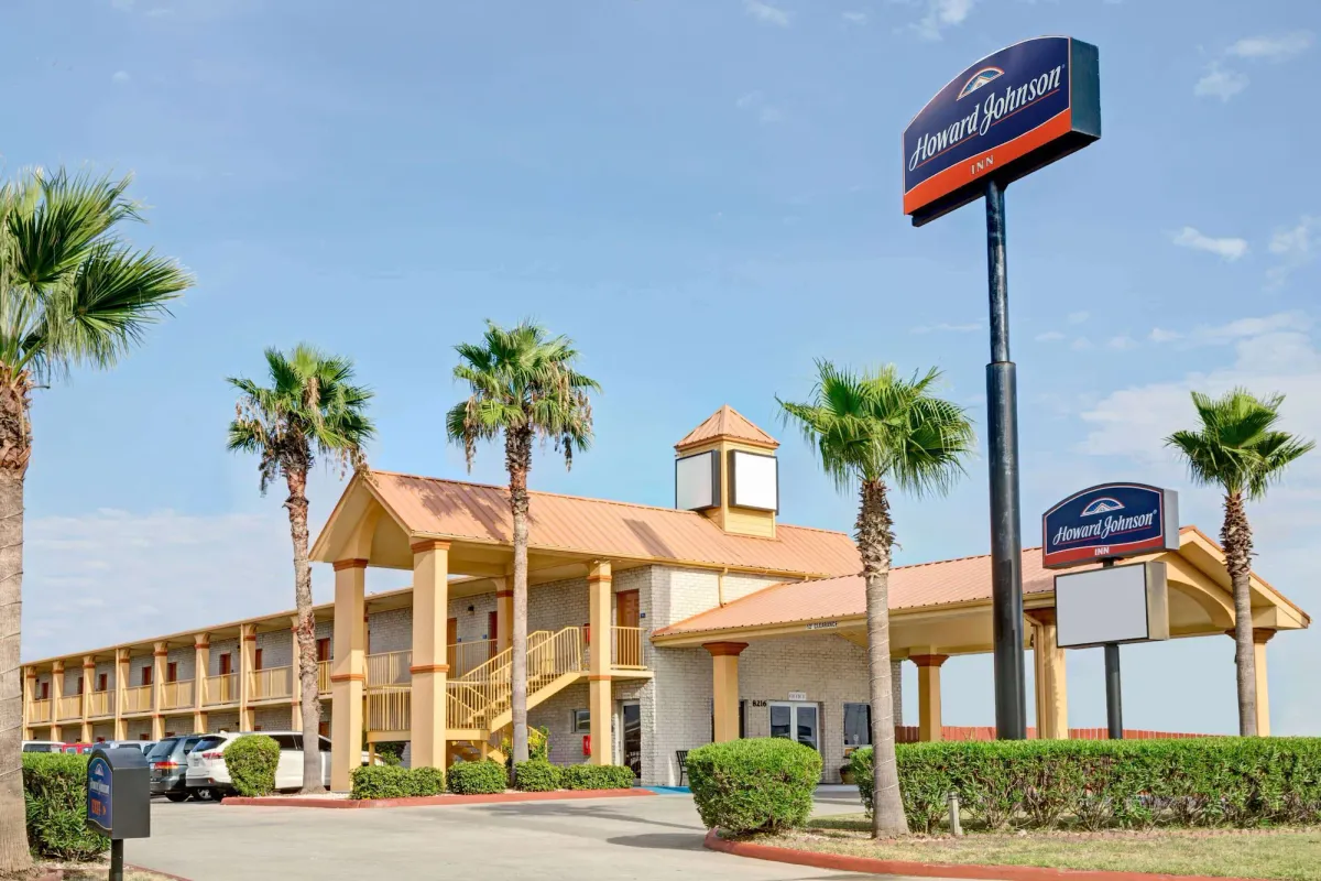 Image of Howard Johnson by Wyndham Galveston