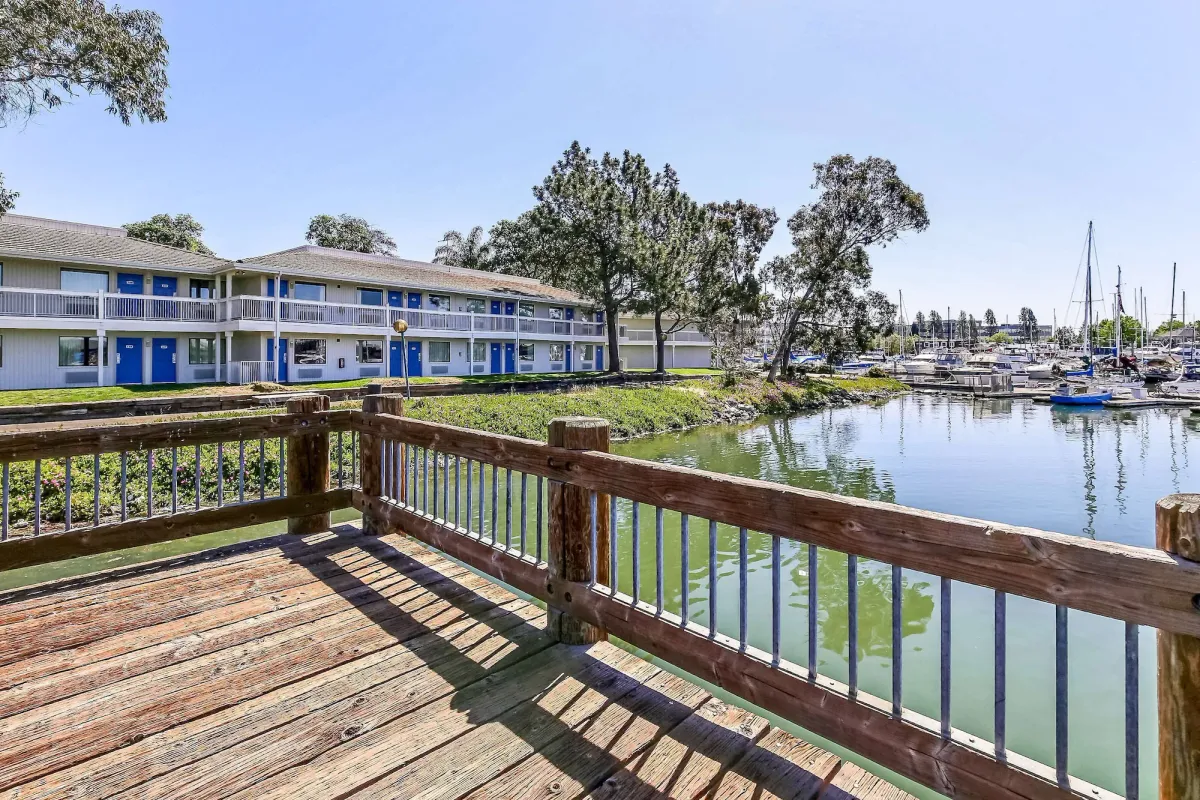 Image of Motel 6-Oakland, CA - Embarcadero