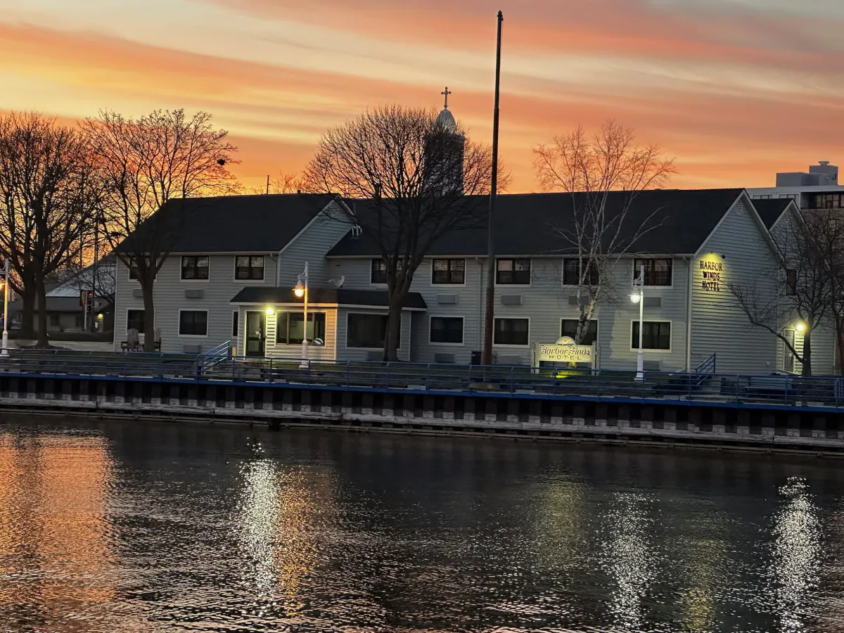 Image of Harbor Winds Hotel