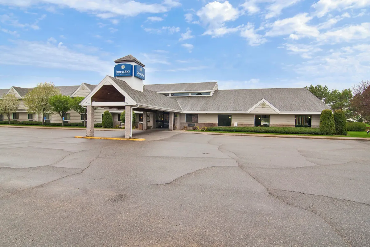 Image of Boarders Inn & Suites by Cobblestone Hotels - Faribault