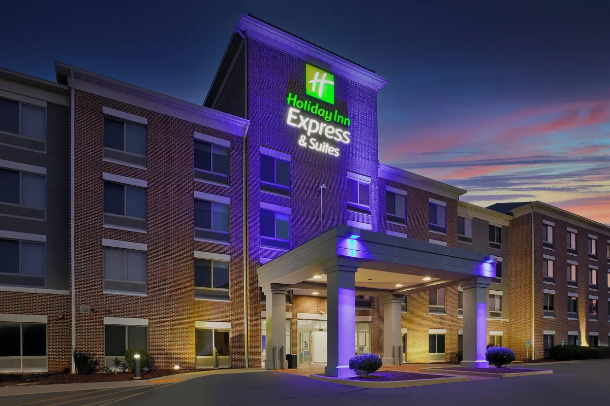 Image of Holiday Inn Express & Suites Milwaukee NW - Park Place by IHG