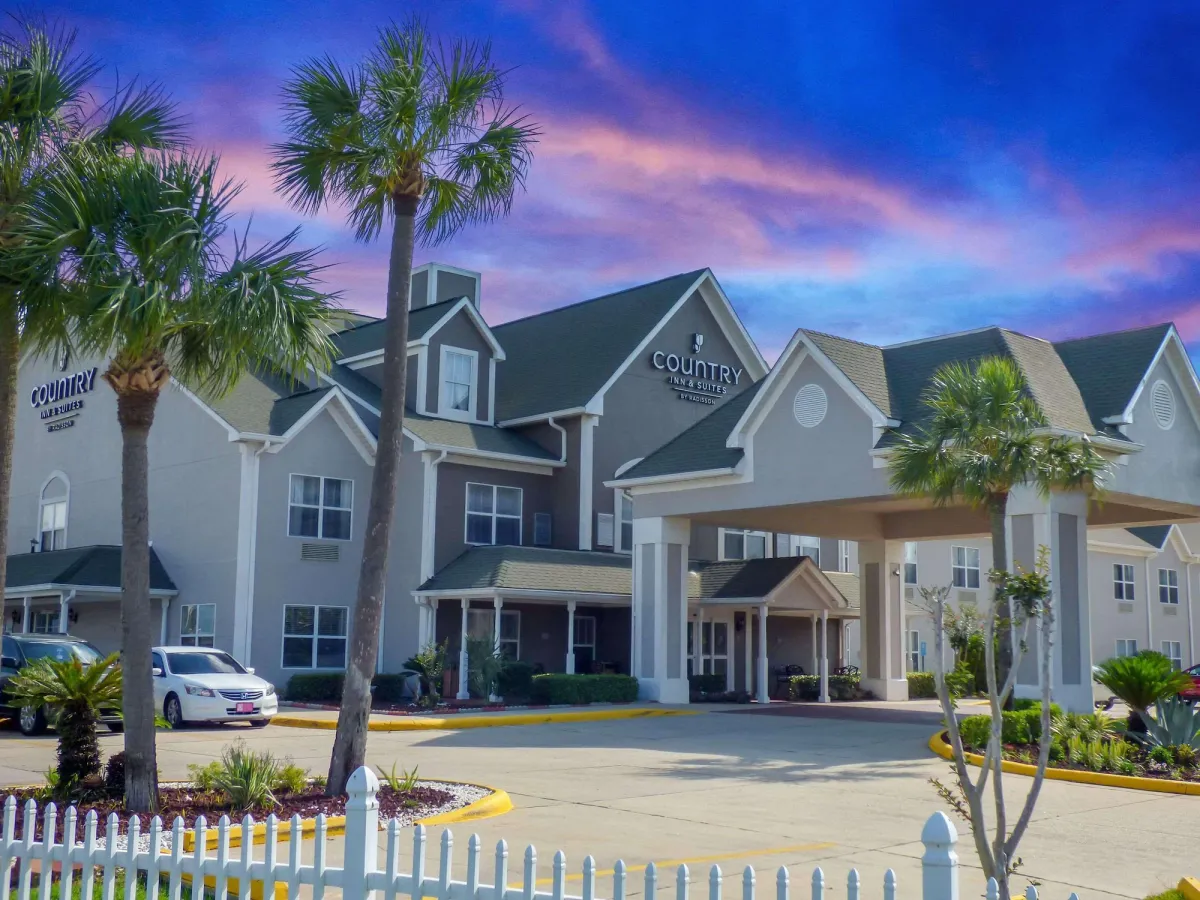 Image of Country Inn & Suites by Radisson, Biloxi-Ocean Springs, MS
