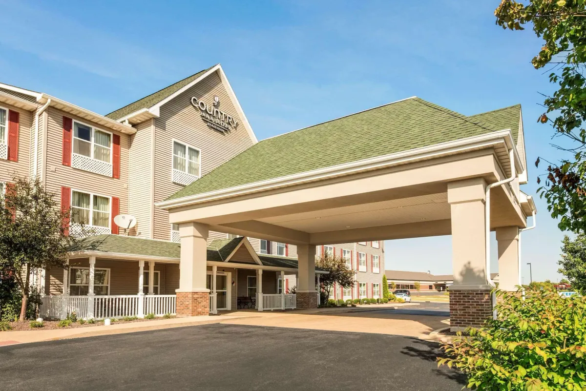 Image of Country Inn & Suites by Radisson, Peoria North, IL
