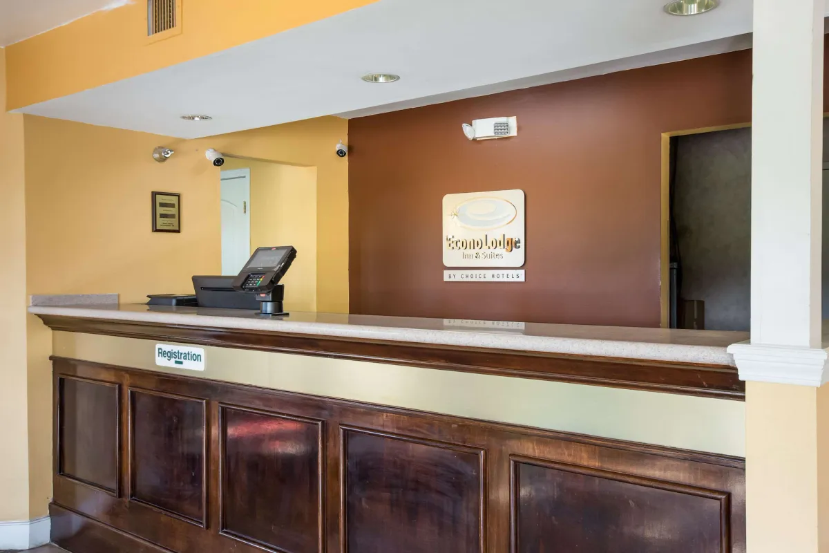 Image of Econo Lodge Inn & Suites I-65
