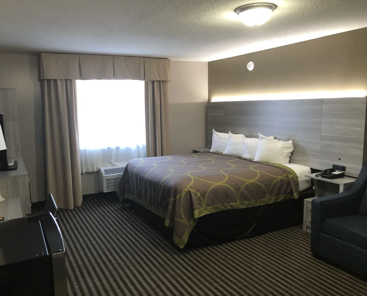 Image of DuPont Suites - Louisville - St. Matthews