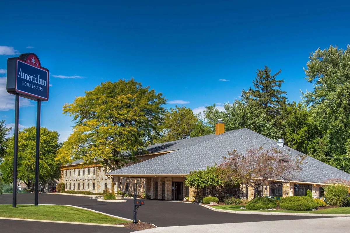 Image of AmericInn and Suites by Wyndham Delafield-Waukesha-Milwaukee