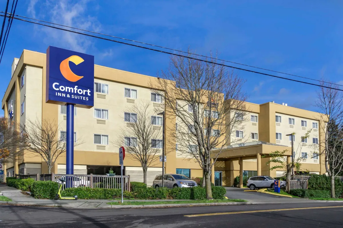 Image of Comfort Inn & Suites Seattle North