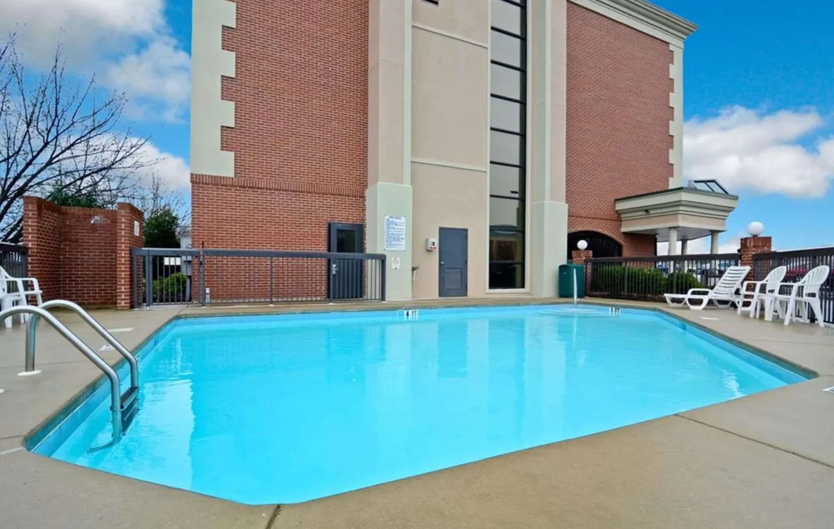 Image of Clarion Pointe Greensboro Airport