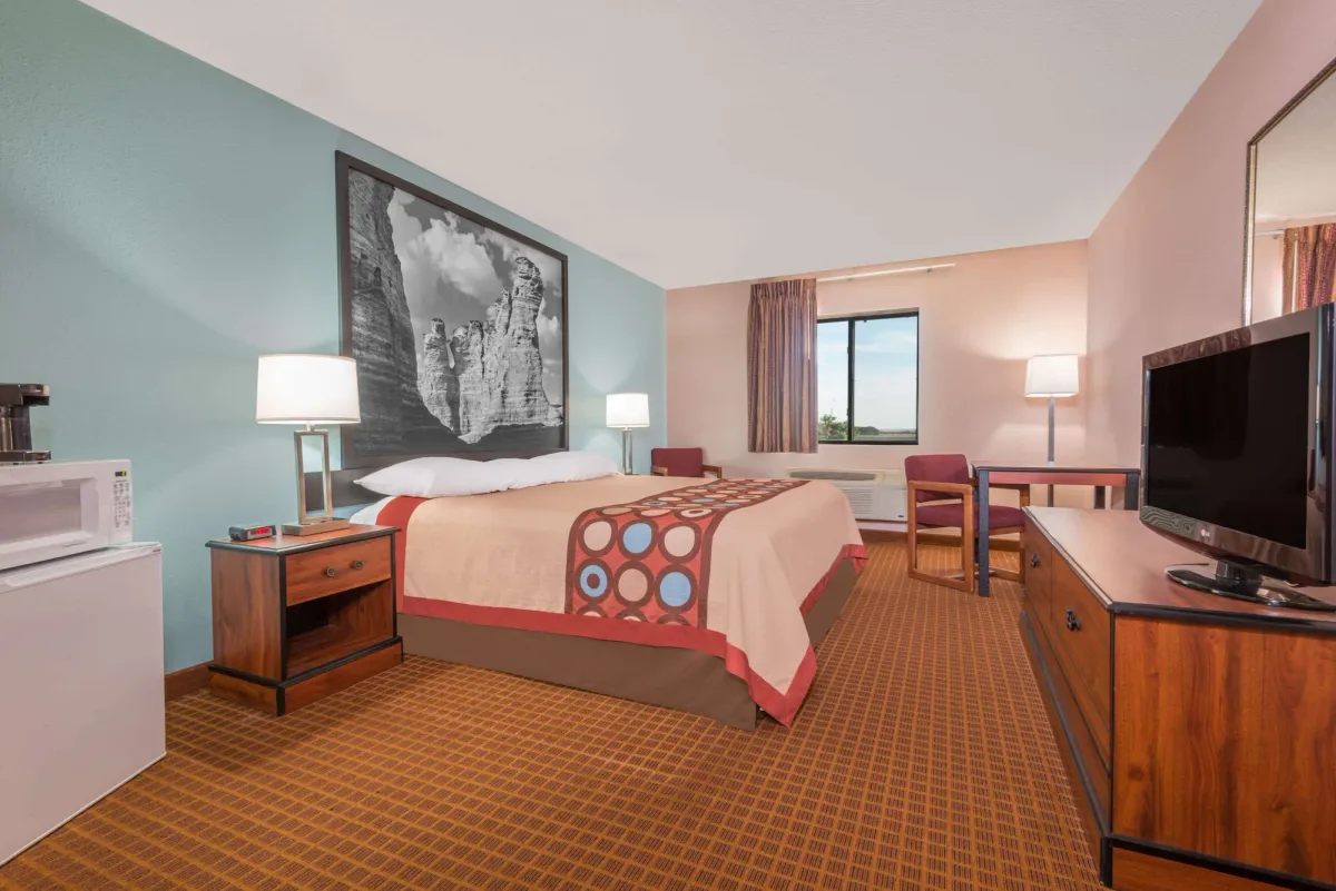 Image of Super 8 by Wyndham Wakeeney