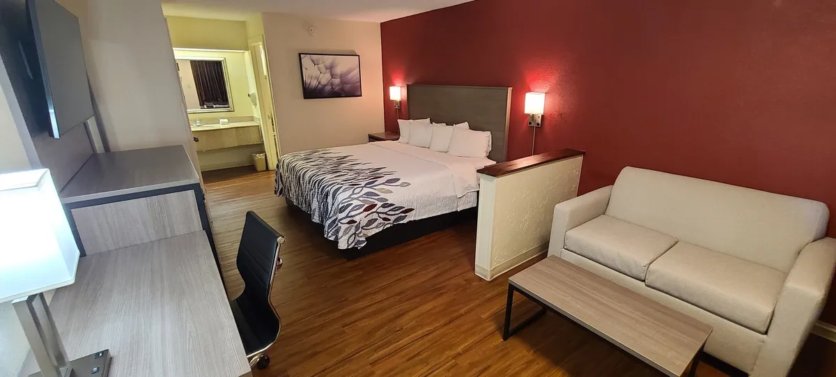 Image of Red Roof Inn & Suites Cornelius - Lake Norman