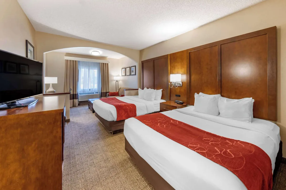 Image of Comfort Suites Near Six Flags Magic Mountain