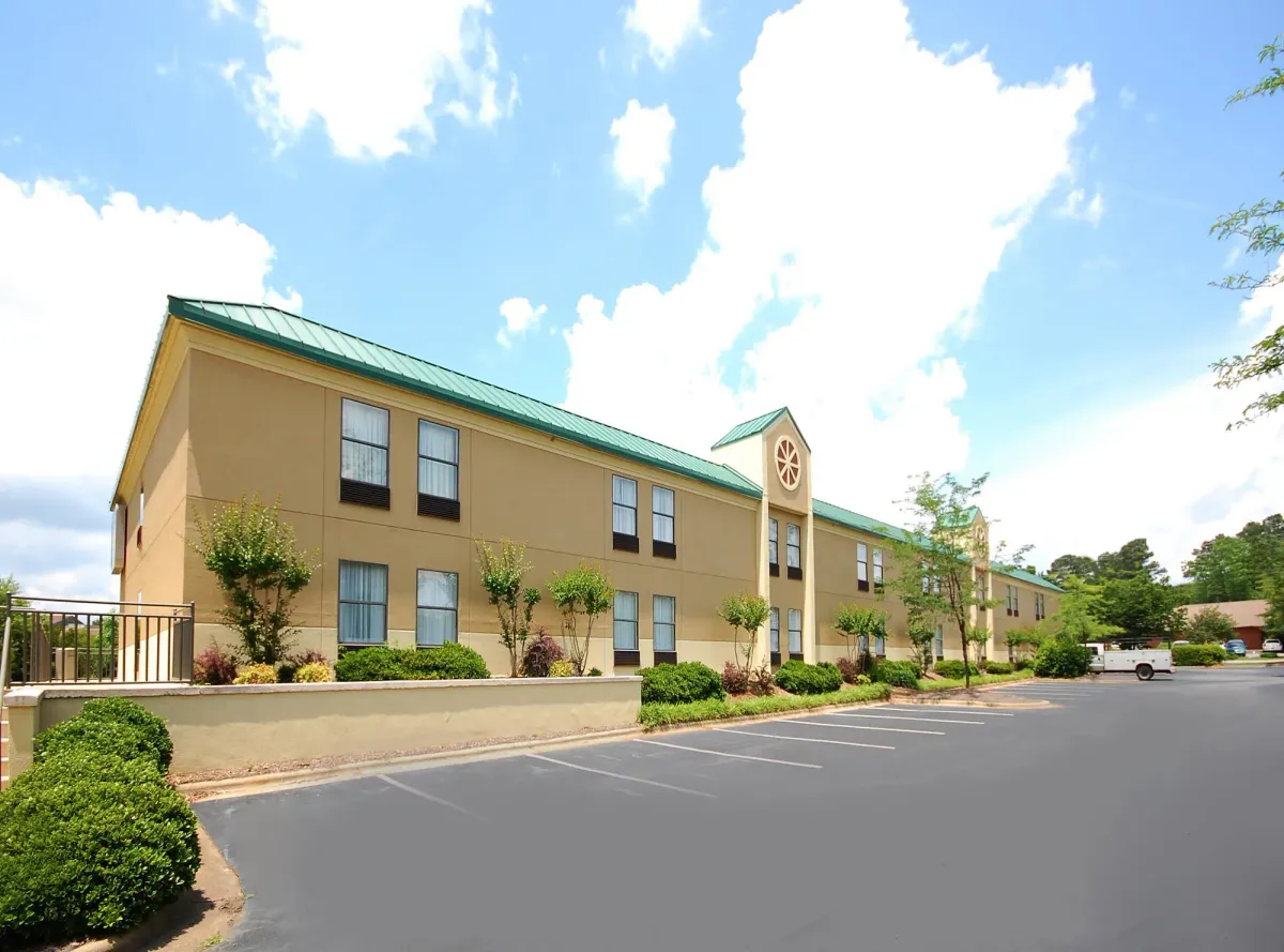 Image of Best Western Plus Edison Inn