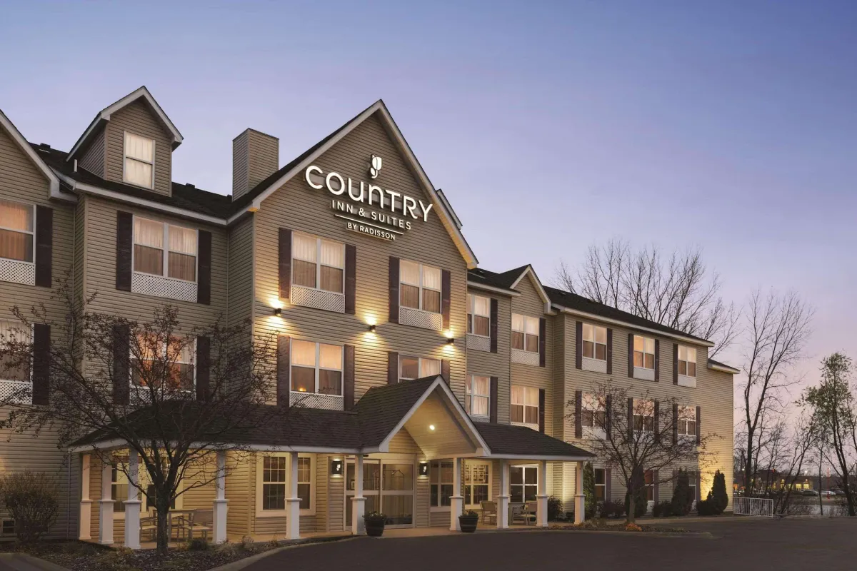 Image of Country Inn & Suites by Radisson, Forest Lake, MN